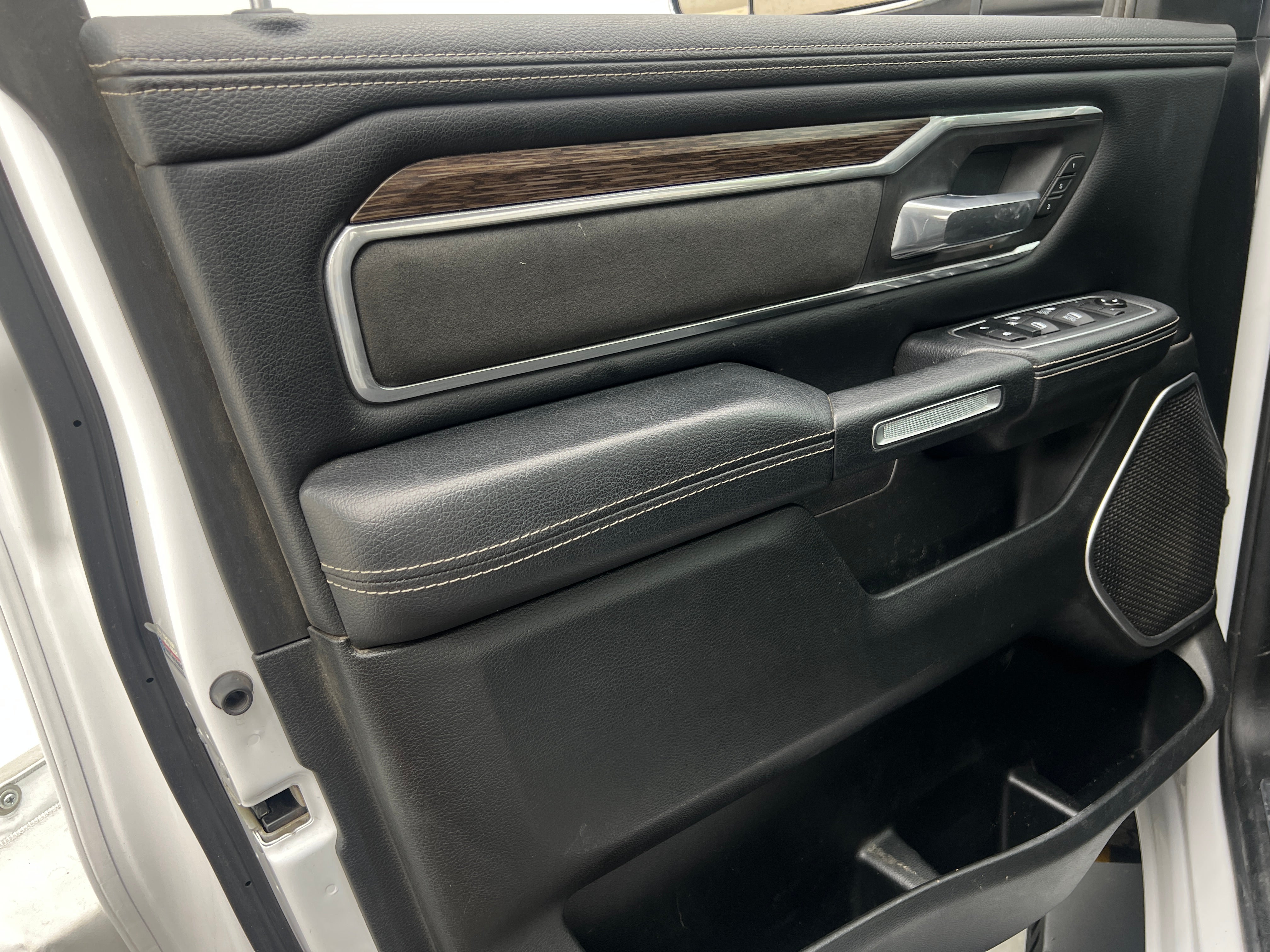 ram ram 1500 pickup 2020 1C6SRFJM0LN380846 image ram ram 1500 pickup 2020 1C6SRFJM0LN380846 image